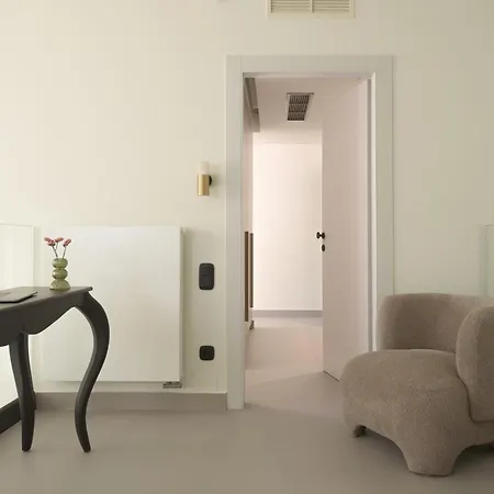 Leste Luxury Urban Living Premium