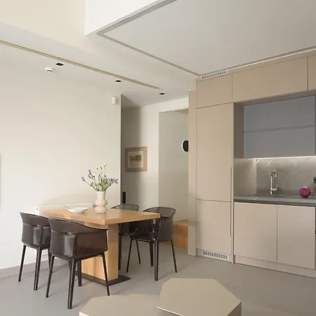 Leste Luxury Urban Living Premium