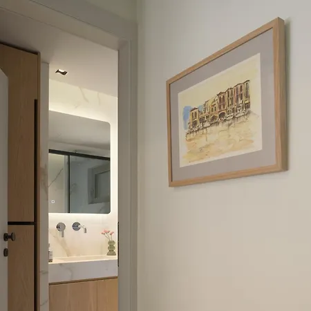 Leste Luxury Urban Living Premium Apartment